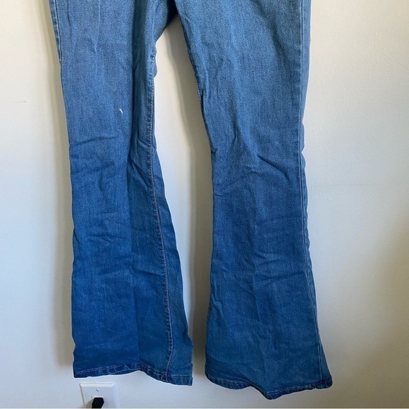 SHEIN High Waist Button Up Flare Hem Jeans • Medium Wash • M Medium - Picture 3 of 10
